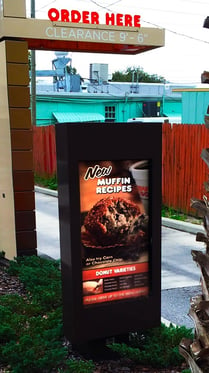 dunkin_donuts_itsenclosures_viewstation_outdoor_digital_menu_boards.jpg